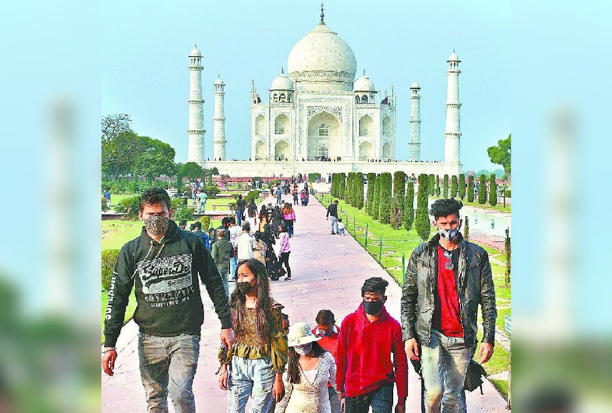 Taj Mahal Covered Wth Fog CISF IG Check Security