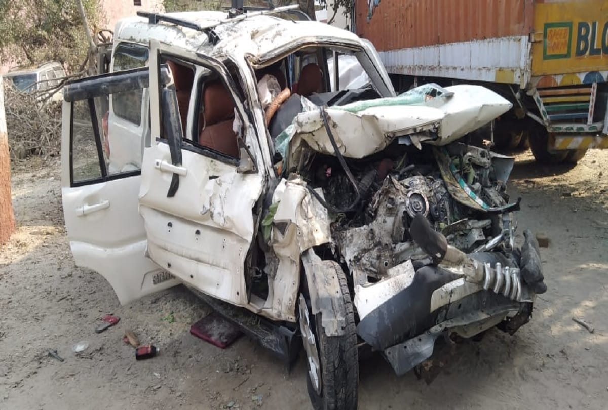 major Road accident on Yamuna Expressway many died and injured