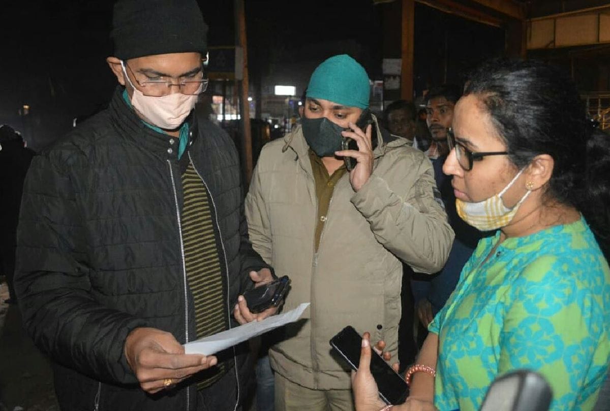 Indian Overseas Bank Robbery Agra Police Search New Gang Read Full Story