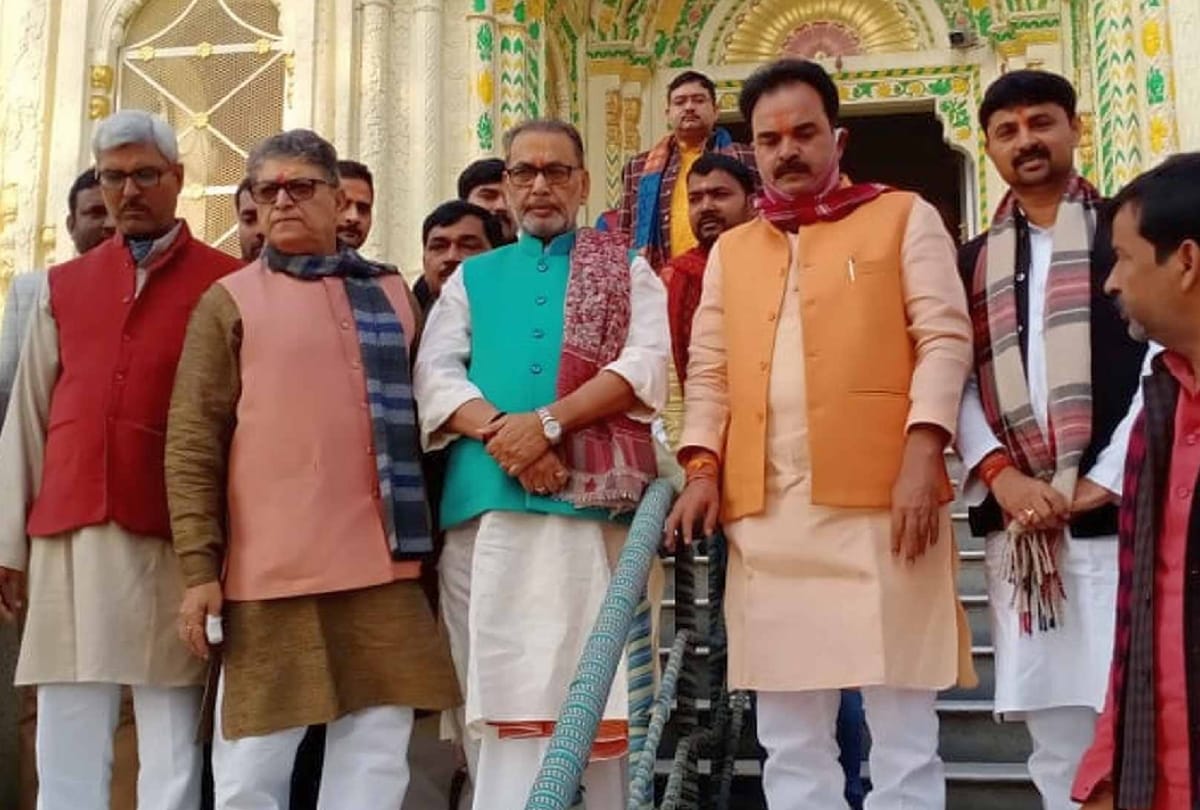 Central and state government dedicated to farmers and poor: Radha Mohan Singh