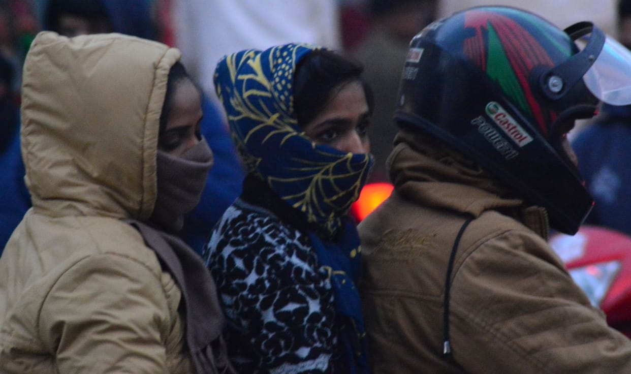 Freezing air throughout the day, people choked