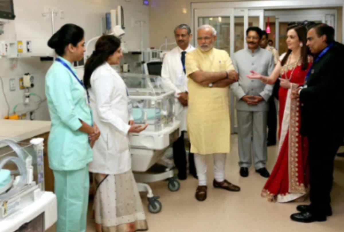Pm narendra modi visit hospital after mukesh ambani became grandfather viral photo fact check