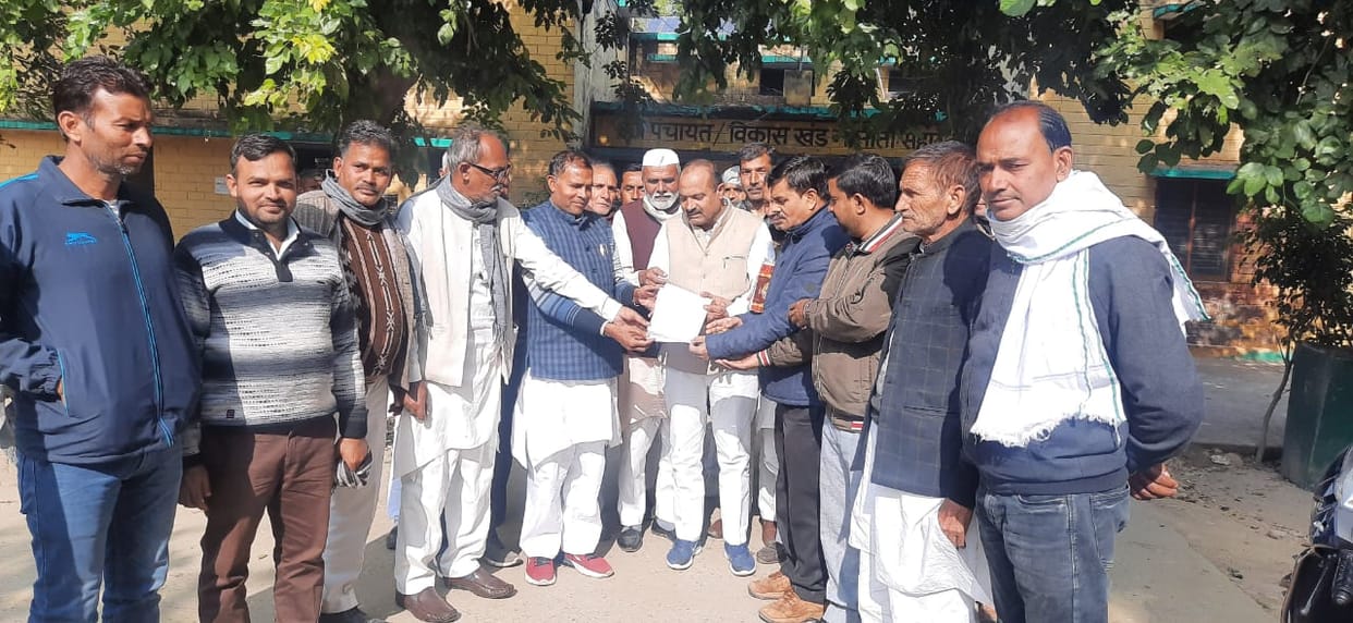 Memorandum submitted to BDO to appoint Pradhans as Administrators in Panchayats
