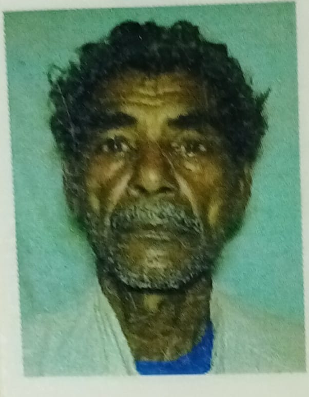 Old man crushed by Bolero in Ghazipur angry villagers threw stones at vehicles