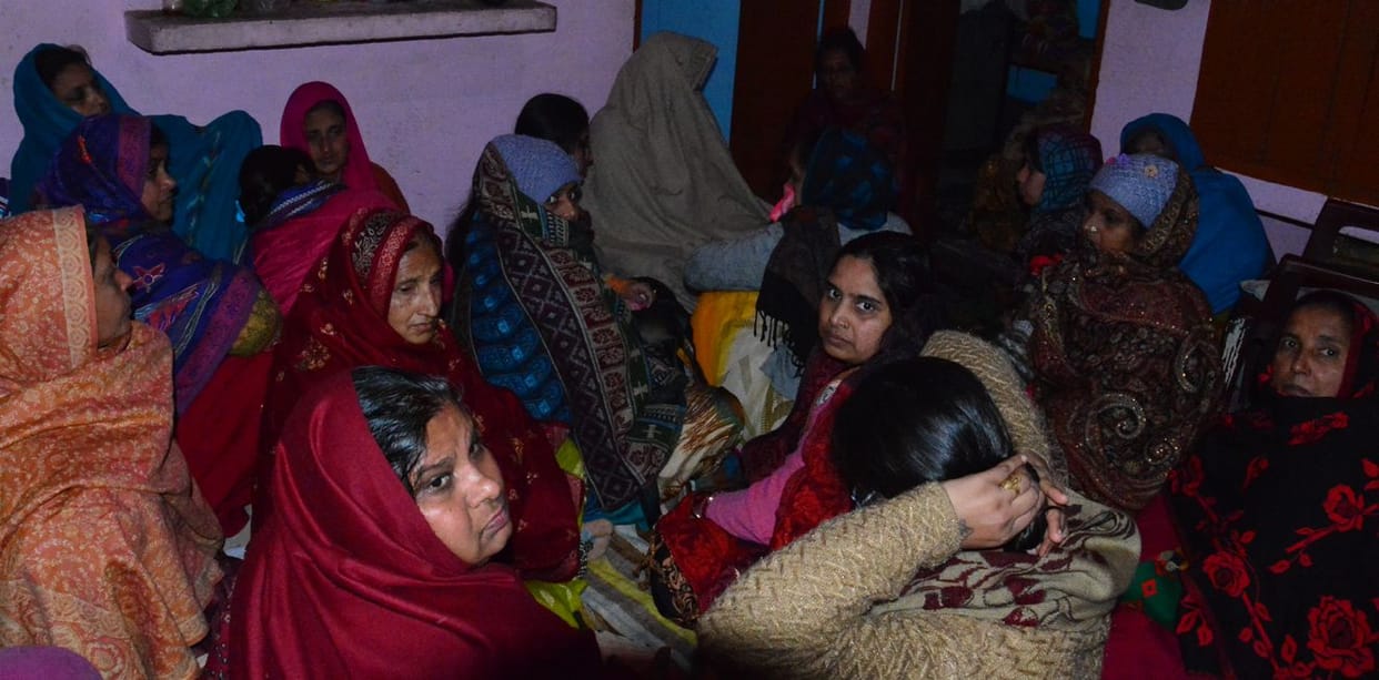 Family of martyr Vikas Singhal breaks mountain of gum