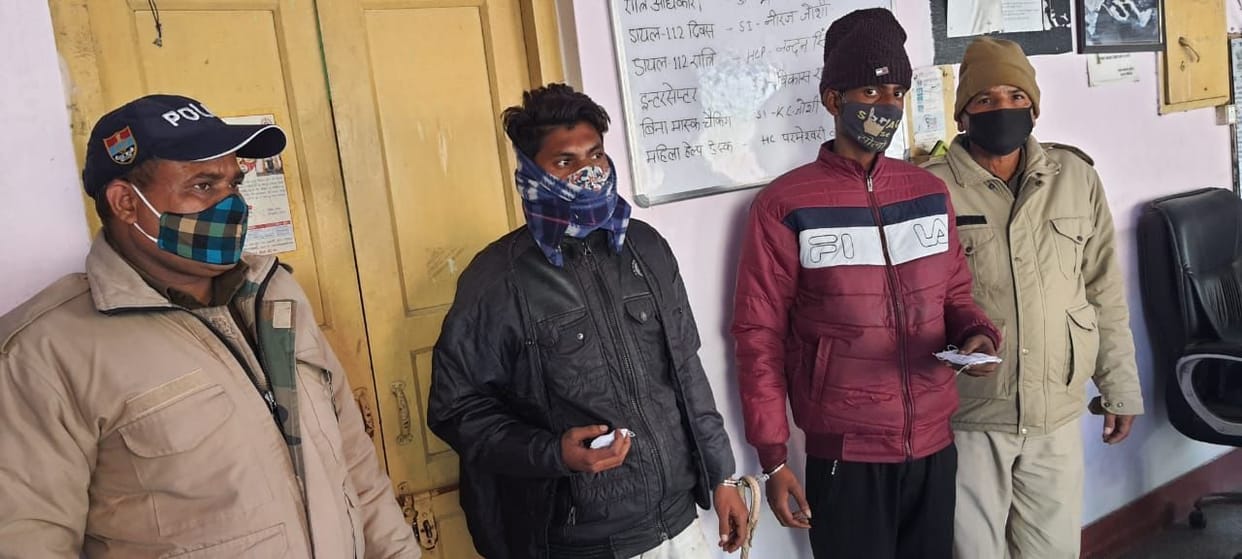Two smugglers smacked from Moradabad, one youth caught with 50 narcotics injections