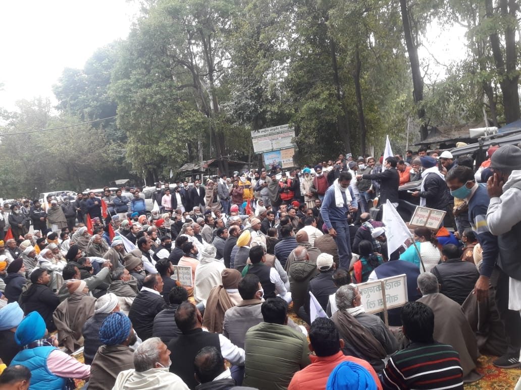 Farmers encircle the education minister for three hours at the district headquarters