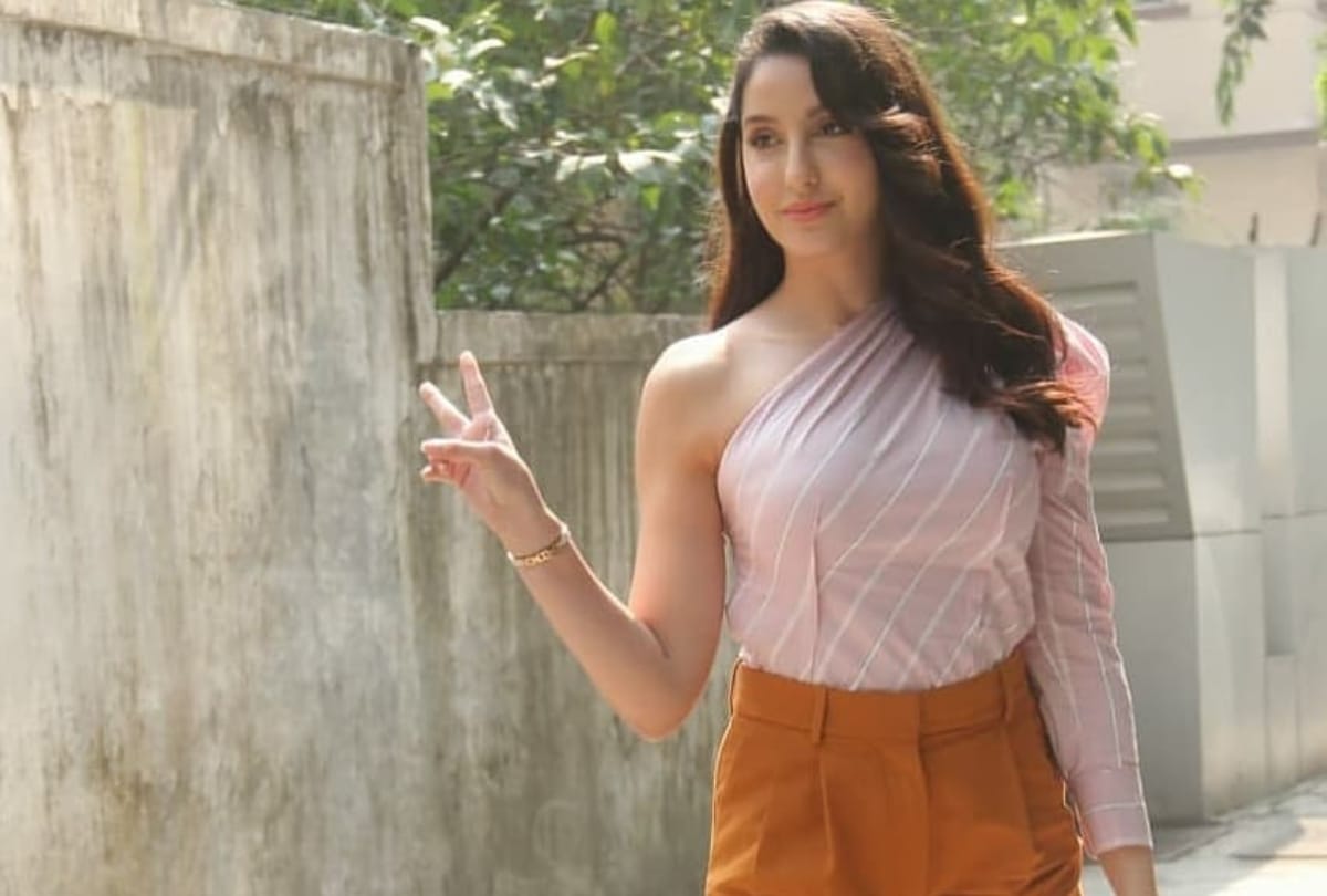nora fatehi rose pink dress for filmfare ott awards