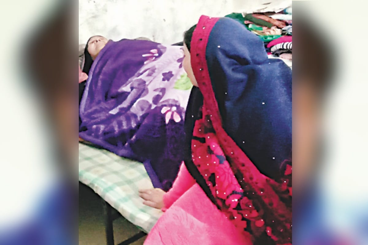 Man killed her sister for not making roti for Eighteen pet Dogs in Meerut
