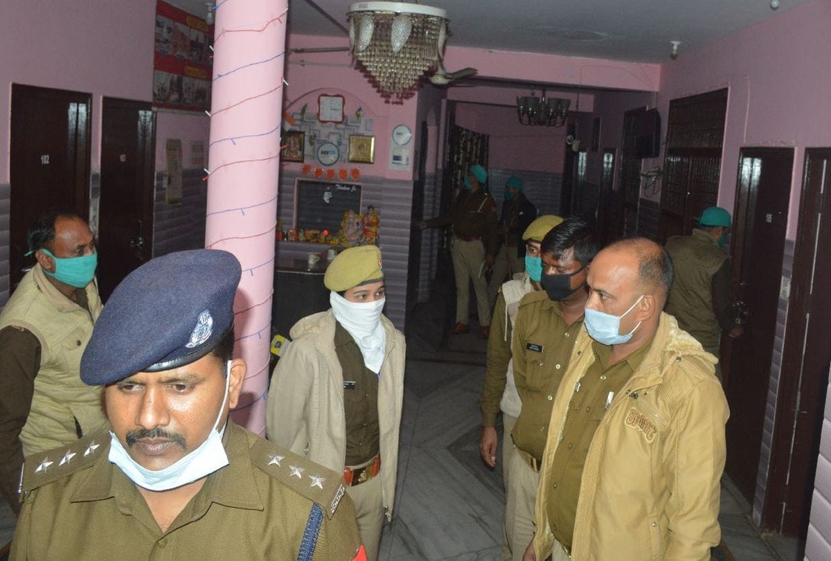 Agra Sex Racket News: Prostitution Gang: Recording Found In Call Girls Mobiles Deals Hotels For Customer