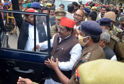 prayagraj news : कृषि विधेयक के विरोध में सपा कार्यकर्ताओं ने जोरदार प्रदर्शन किया।