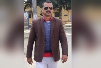 special story of hardworking teacher Manish routine starts with cleanliness