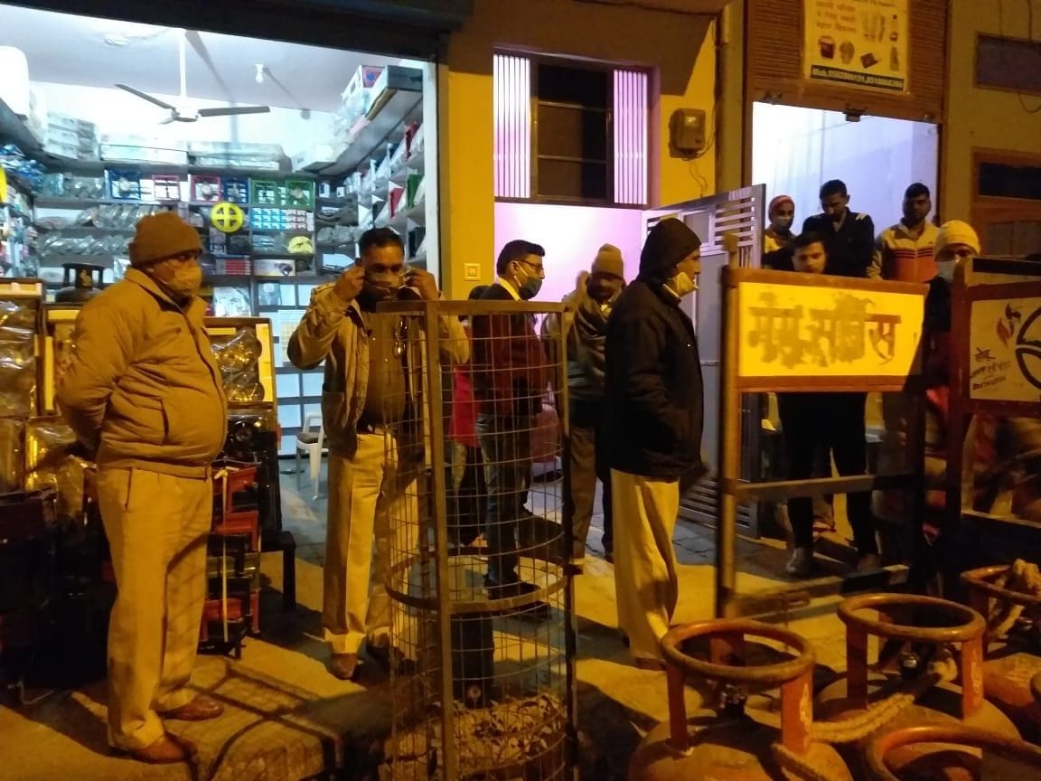 Chief Minister Udandaste raids house, 57 gas cylinders seized