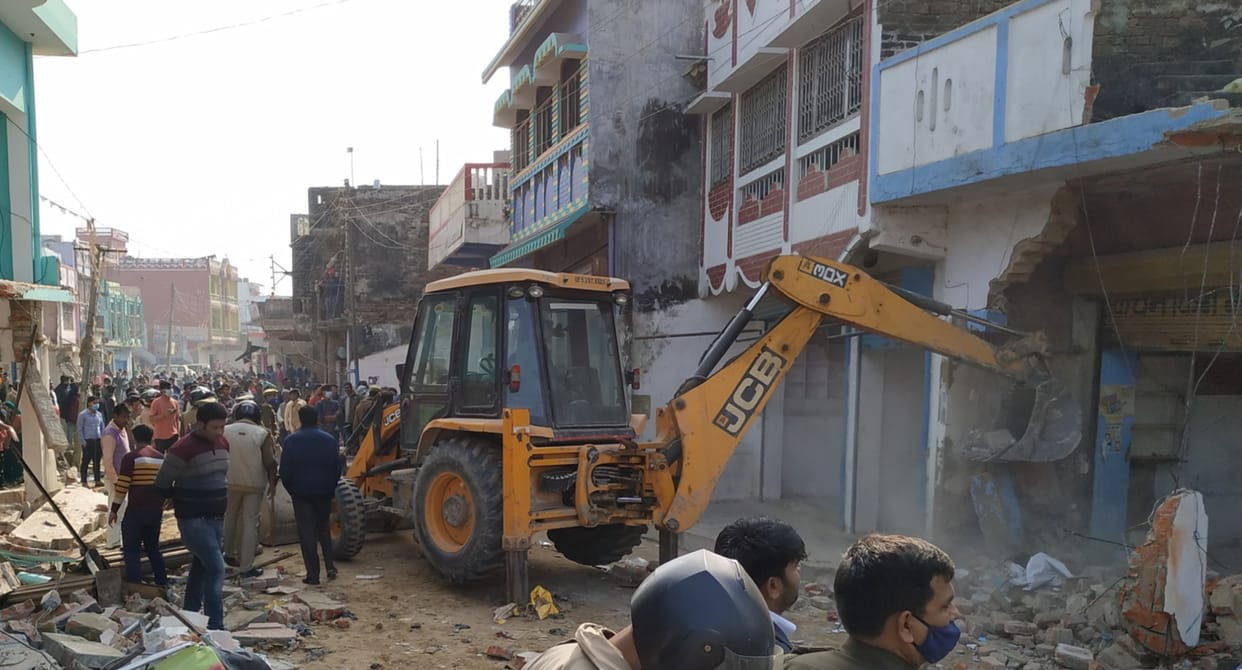 Police repelled those protesting against encroachment