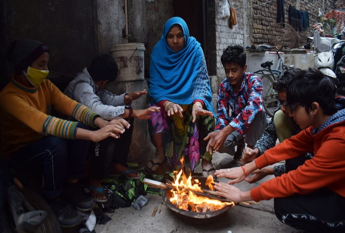 Snowfall in mountains increases cold in Uttar Pradesh Mercury in Meerut-Bareilly near 3 degrees