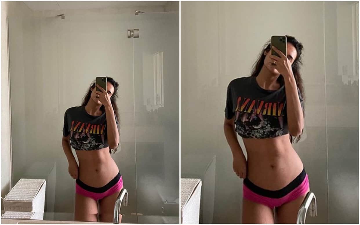 Esha Gupta looks very Stunning and Bold in her Latest Bathroom Selfie