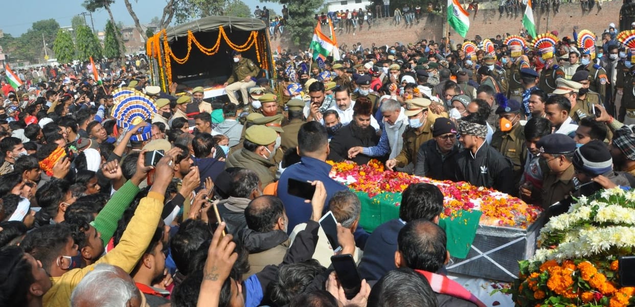The city gathered to pay the last bye to the martyr