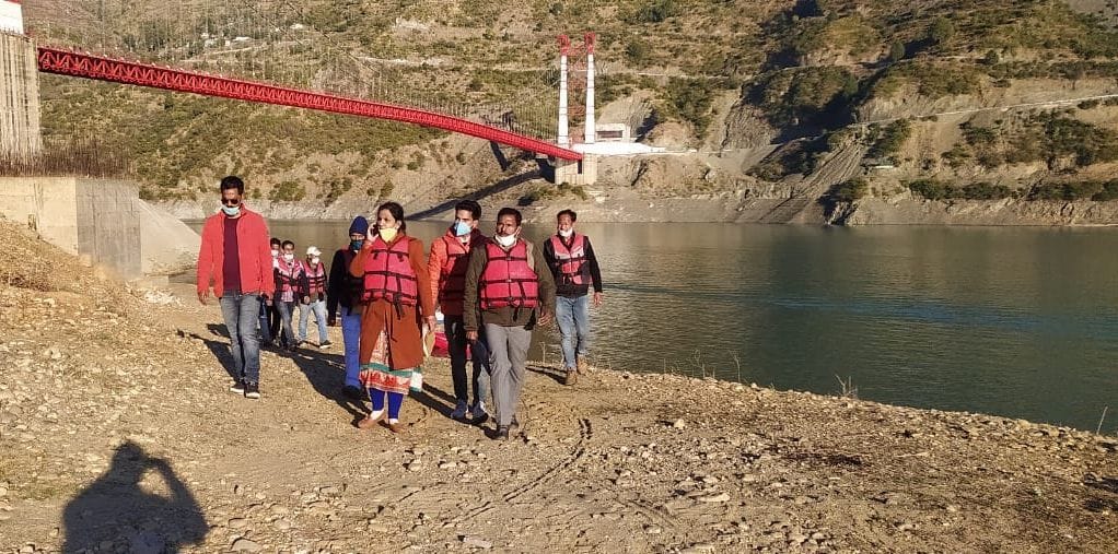 Search possibilities to increase tourism activities in Tehri lake