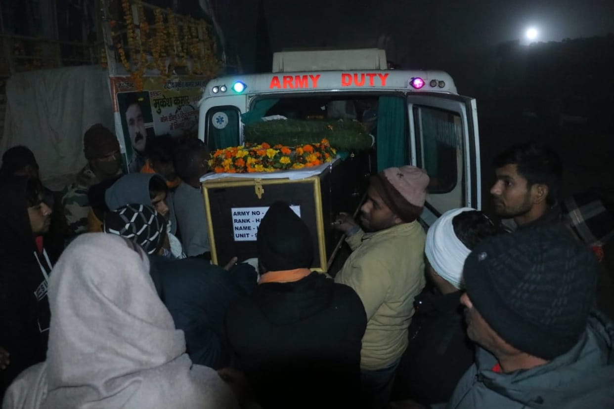 Uttarakhand news : Kumaon Regiment Havildar Mukesh Kumar Martyred in Arunachal pradesh dead body reached kashipur