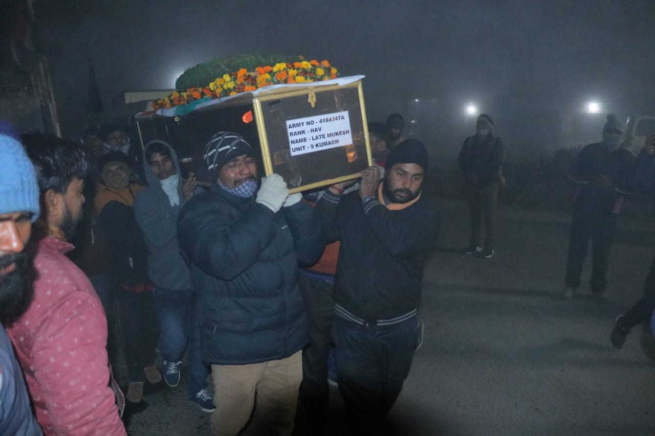 Uttarakhand news : Kumaon Regiment Havildar Mukesh Kumar Martyred in Arunachal pradesh dead body reached kashipur