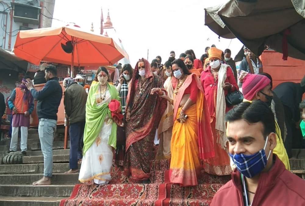 Haridwar Latest News: kinnar akhara mahamandaleshwar laxmi narayan tripathi Doing ganga puja in harki pauri