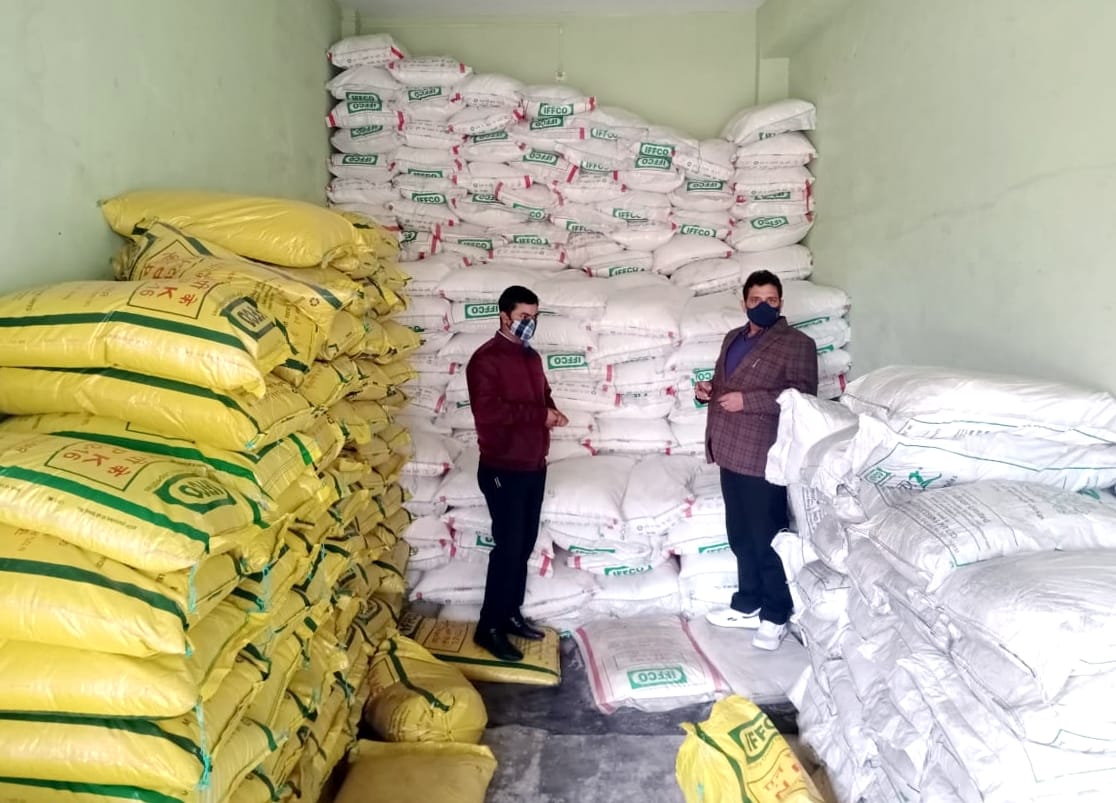 13 shops of manure, seed licenses suspended