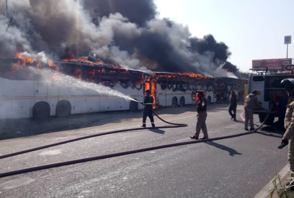 luxury buses catches fire in Lucknow.