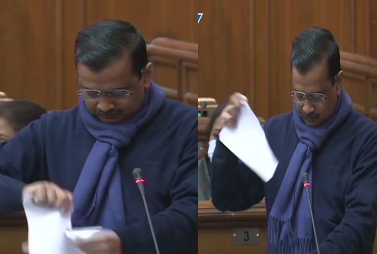 FIR against Arvind Kejriwal for tearing down copy of Agriculture law