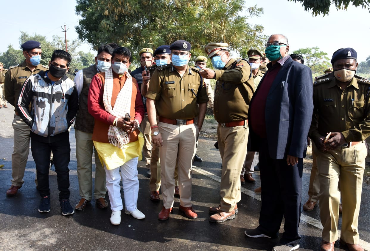all officers reached in accident point in sambhal
