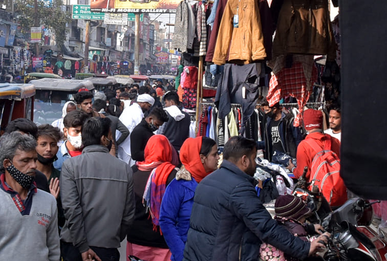 Heavy drop in temperature, cold wave shivers