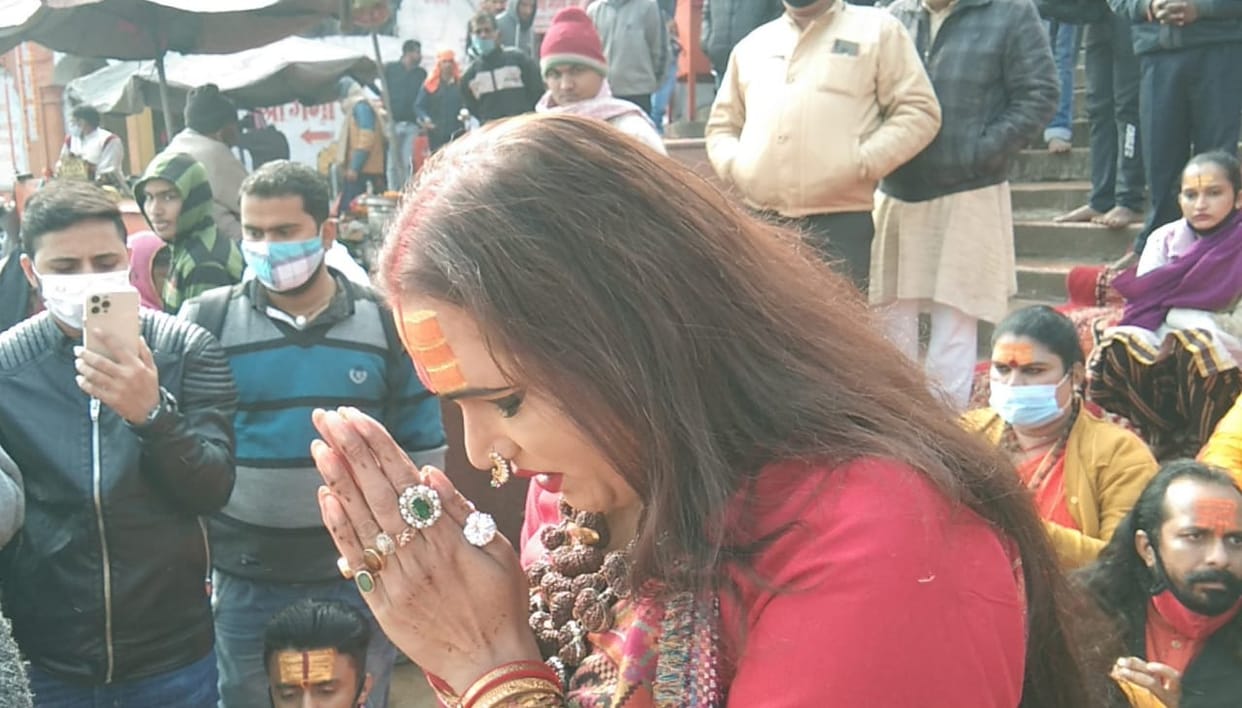 Haridwar Ganga Puja Kinnar Akhada Acharya Mahamandaleshwar Laxminarayan:: kinnar akhada acharya mahamandaleshwar laxminarayan do ganga arti today