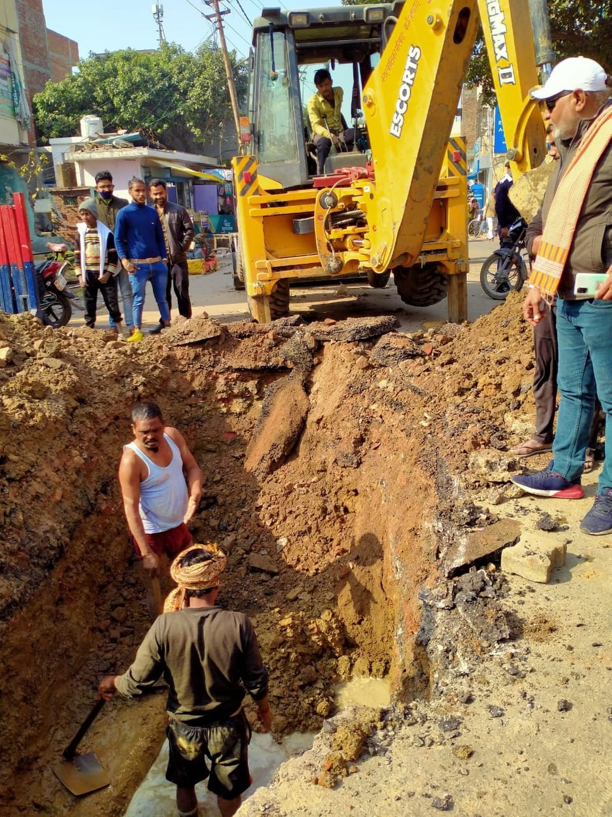 Nekpur Kalan: drain water entering homes...