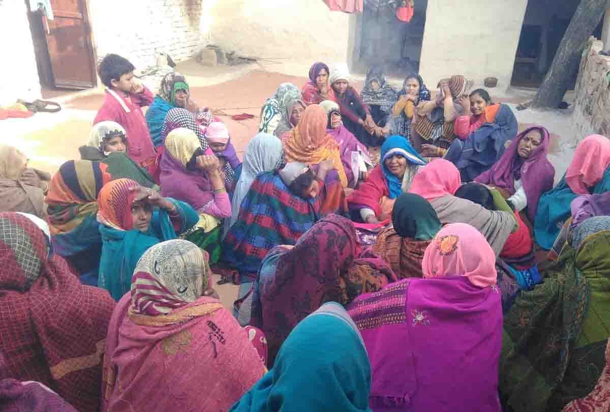 Hamirpur: Truck roughed up bike riders, both died on the spot