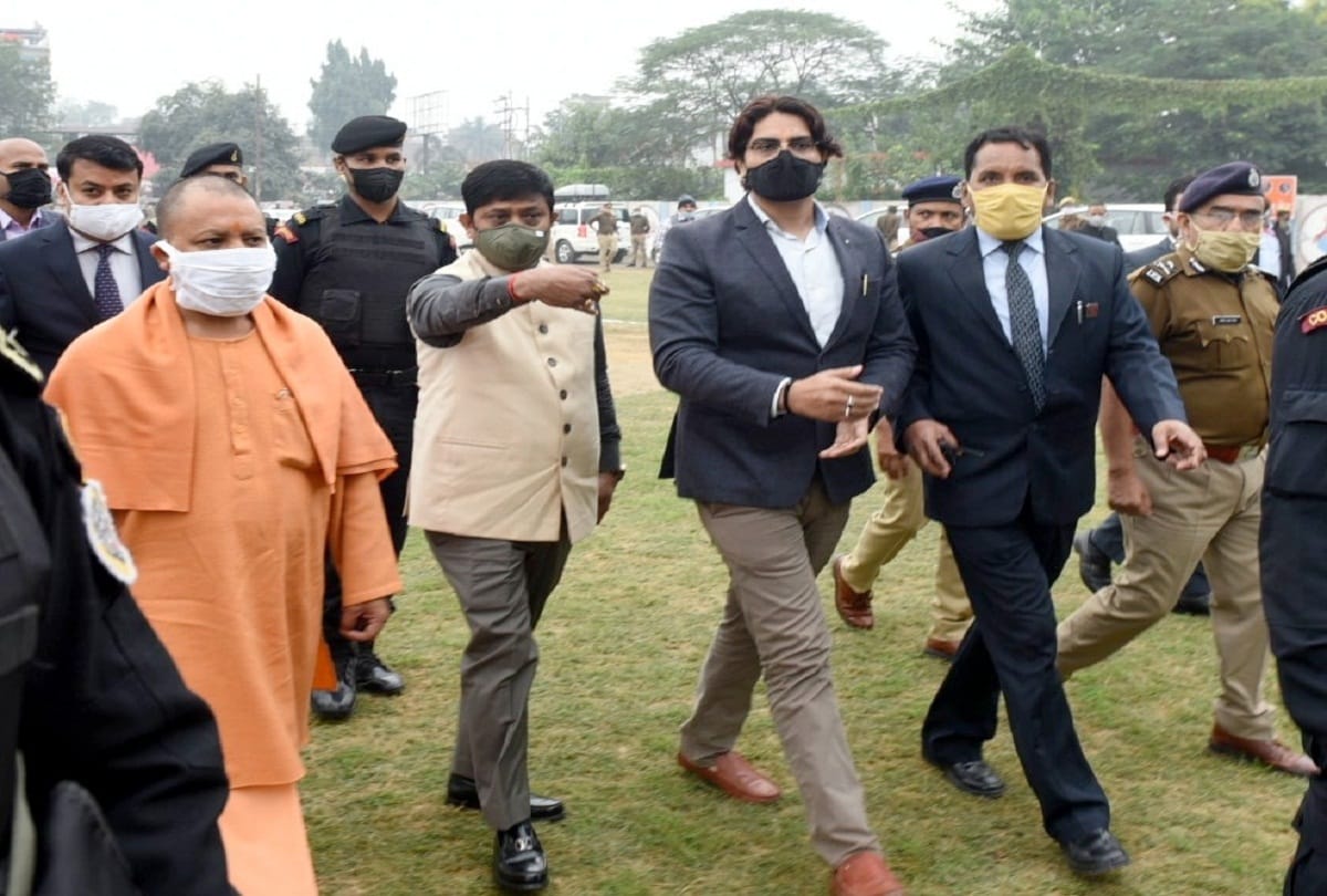 Public representative said to CM Yogi - Officers do not listen to us