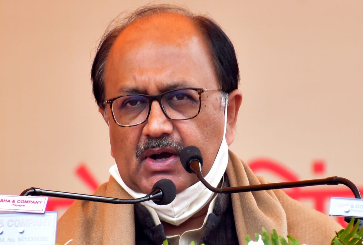 SP chief Akhilesh Yadav should leave home and Twitter: Siddharth Nath
