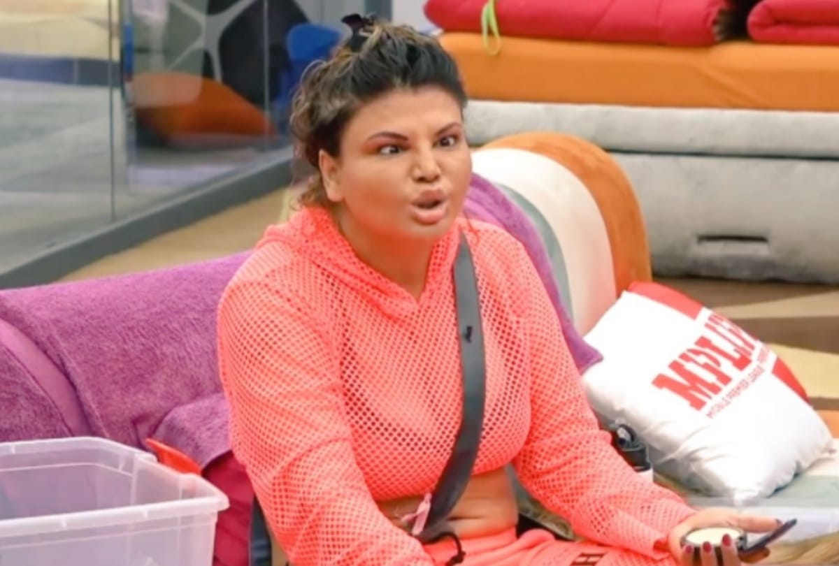 Bigg Boss 14  Rakhi Sawant rip Rahul Mahajan dhoti in the captaincy task Contestent protest strongly