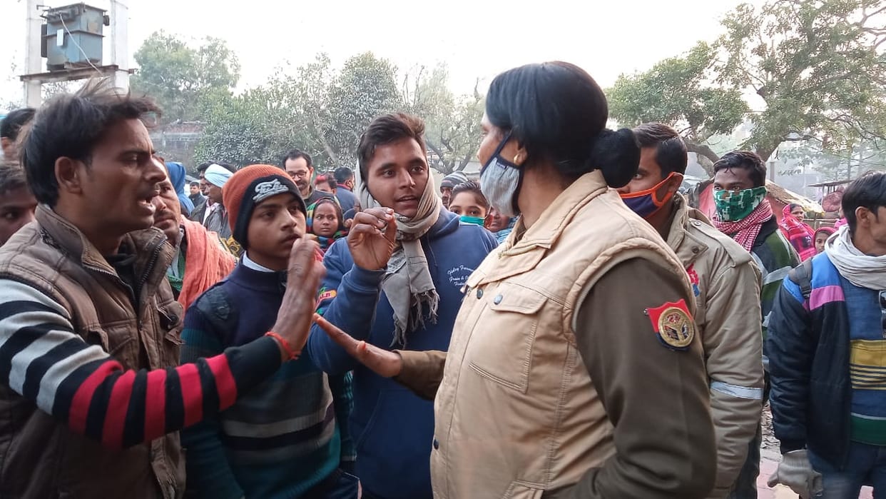 Uproar in hospital, sabotage on mother-child death