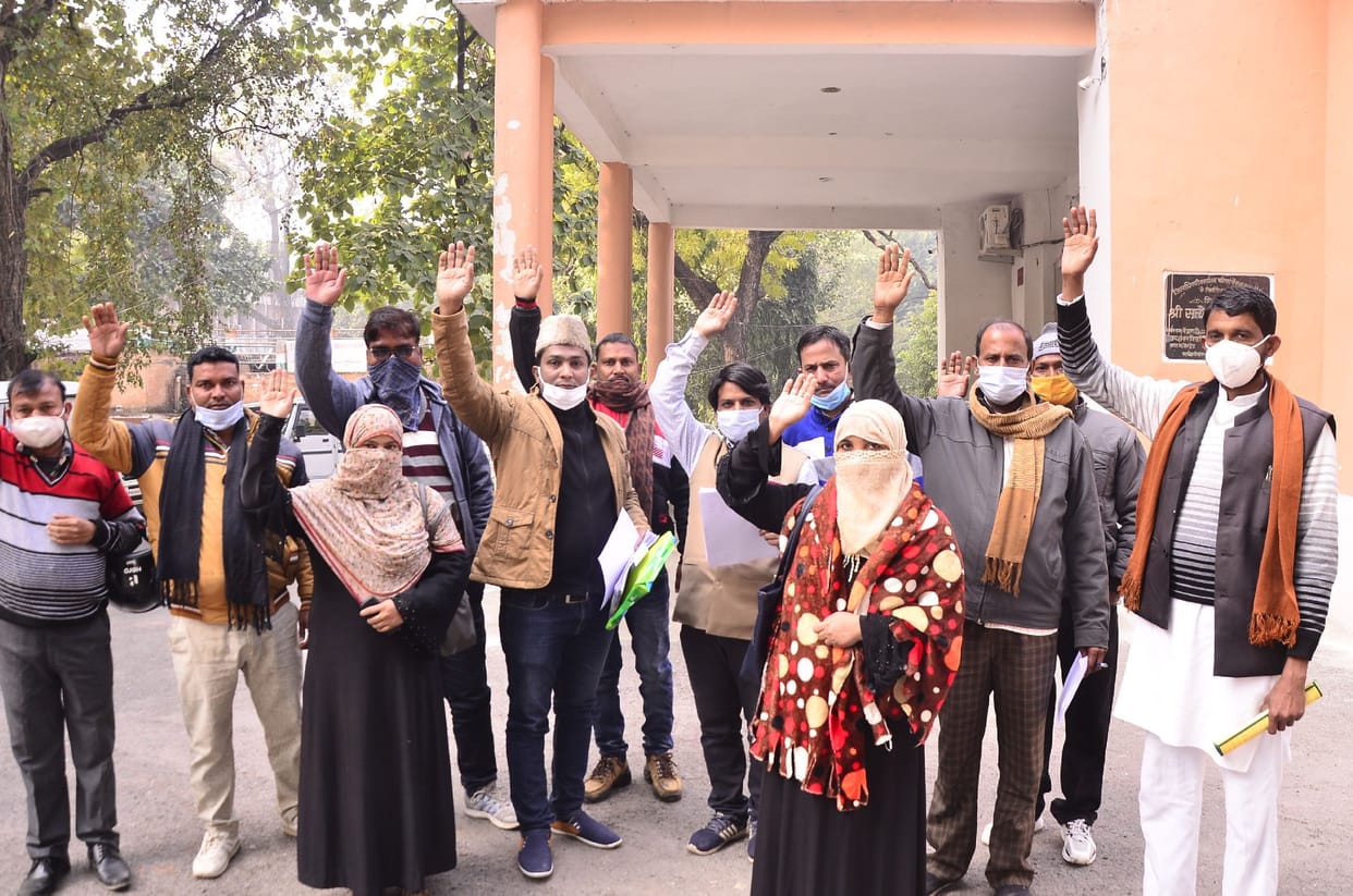 Madrasa teacher furious after non-payment of honorarium