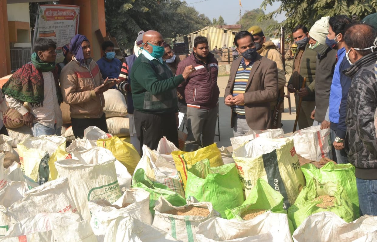 City magistrate ran middlemen from procurement center