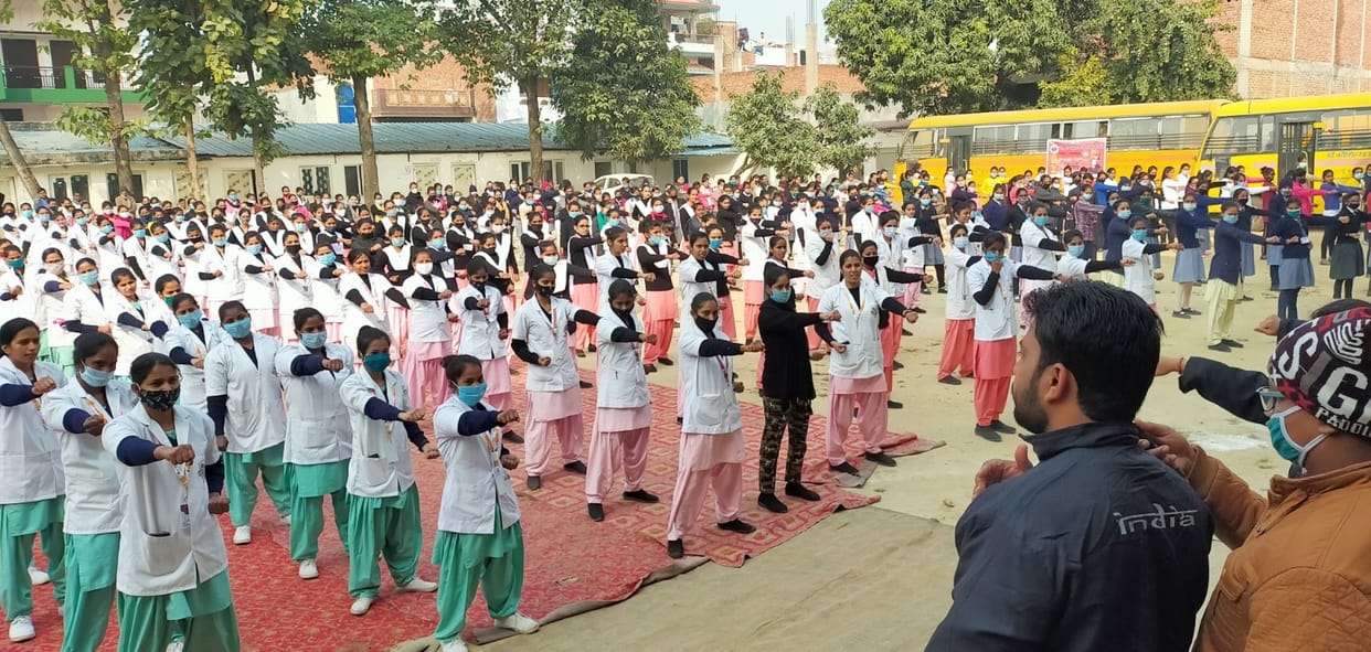 Students learn self-defense tricks, will deal with the bullies themselves