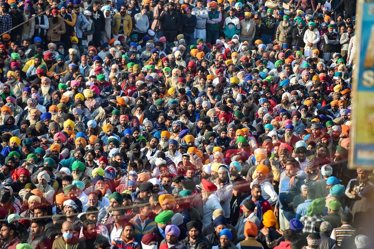 Farmers formed security ring to prevent infiltration in protest, entry is being done by seeing Aadhaar card