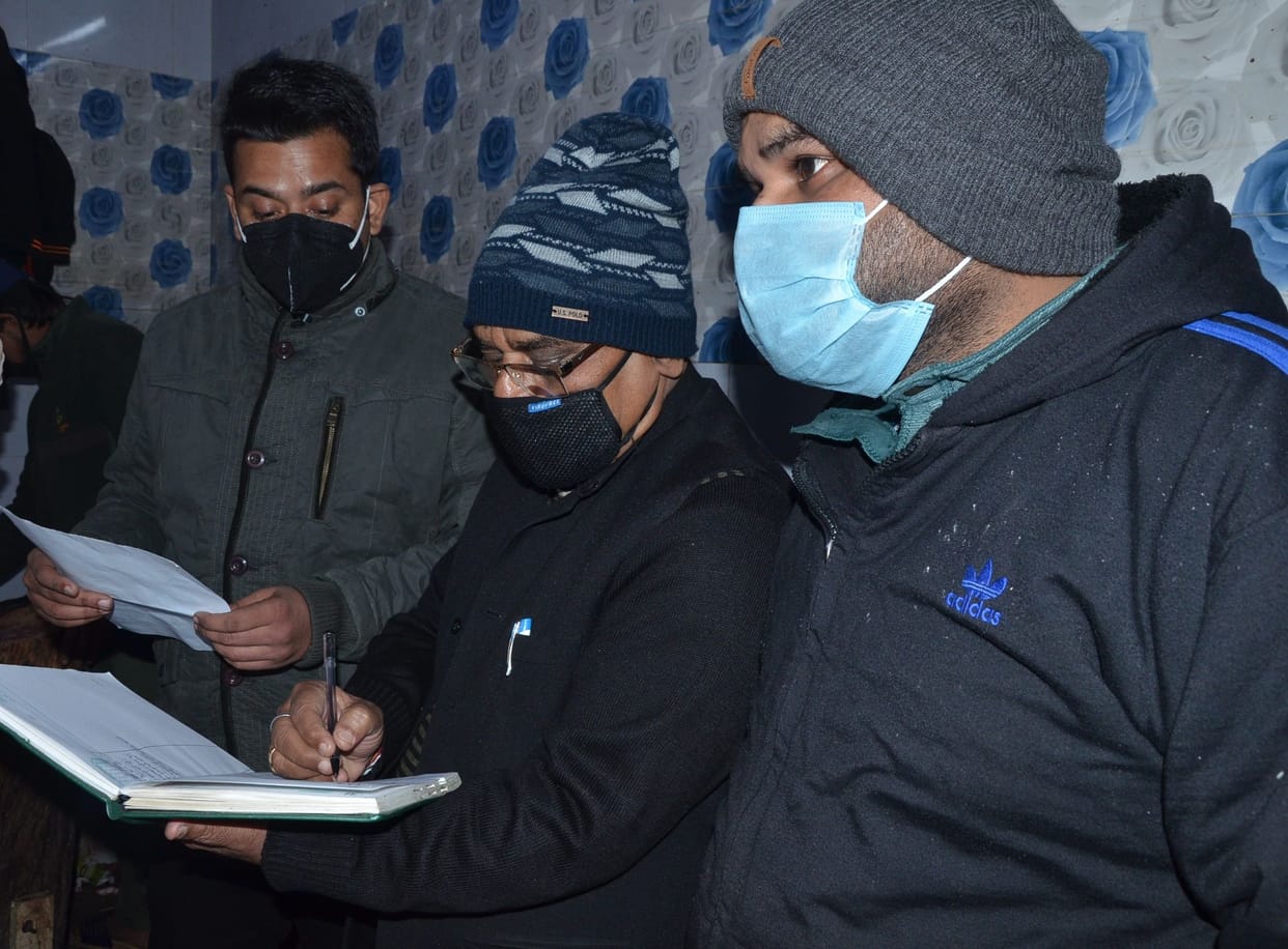 Cut shopkeepers' invoices if cleanliness is not available