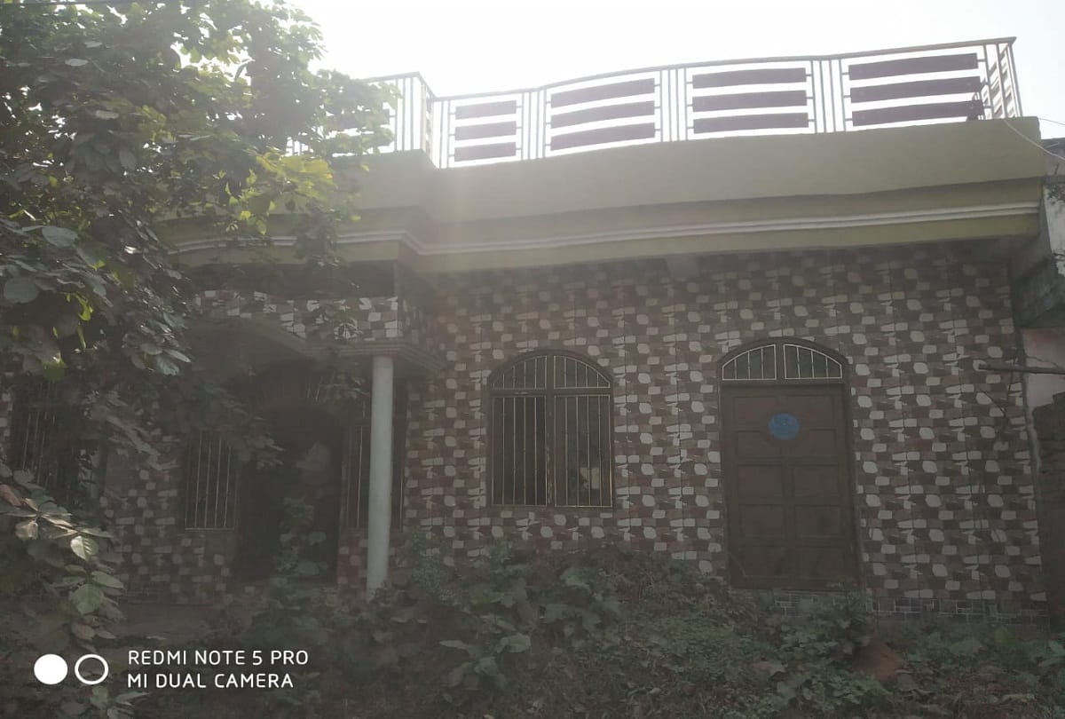 Raju Pal murder accused Farhan roars bulldozer at home