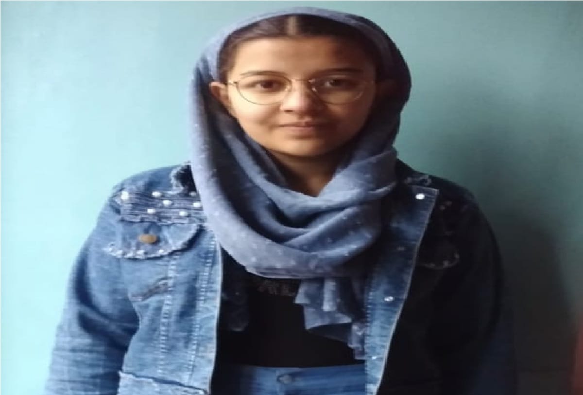 priya kaur 15 year old girl from Srinagar reaches hot seat of KBC