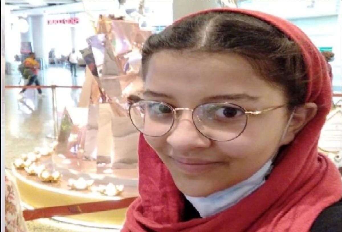 priya kaur 15 year old girl from Srinagar reaches hot seat of KBC