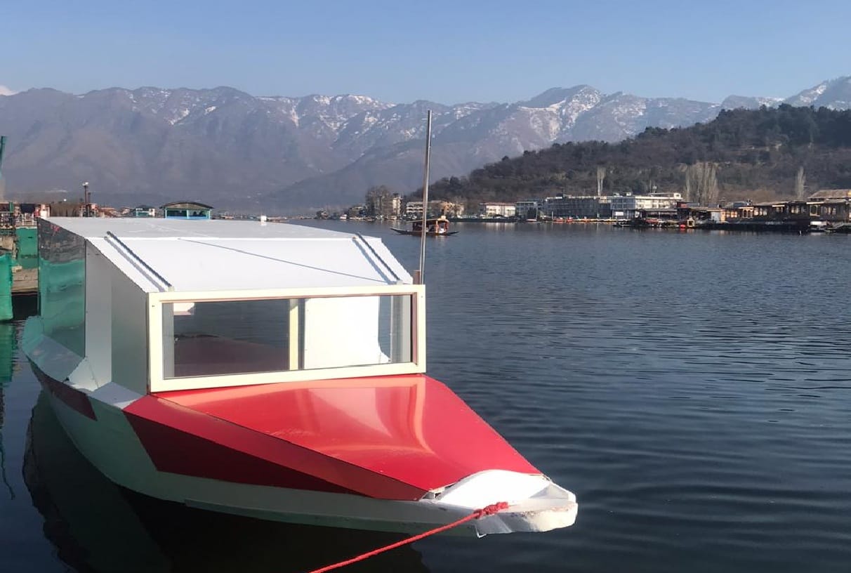 Dal lake Srinagar: Shikara ambulance will swim on a lake after 155 years
