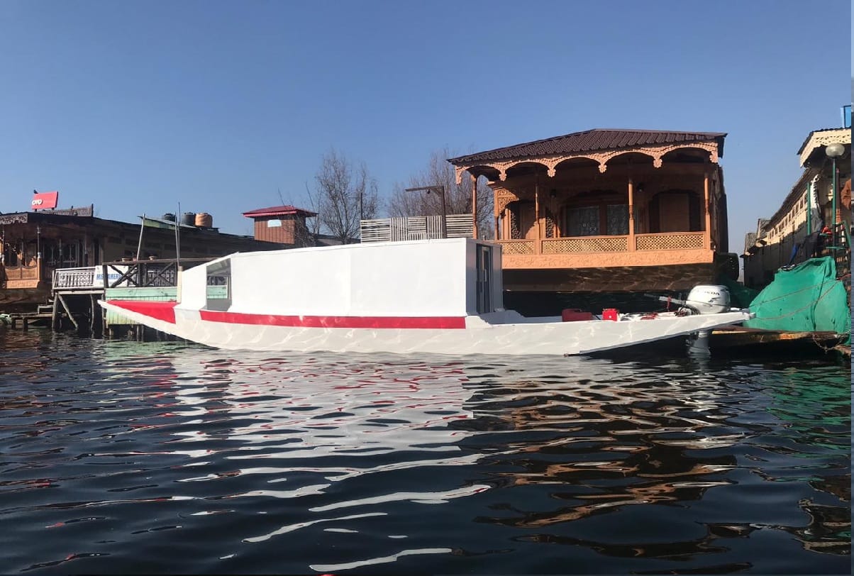 Dal lake Srinagar: Shikara ambulance will swim on a lake after 155 years