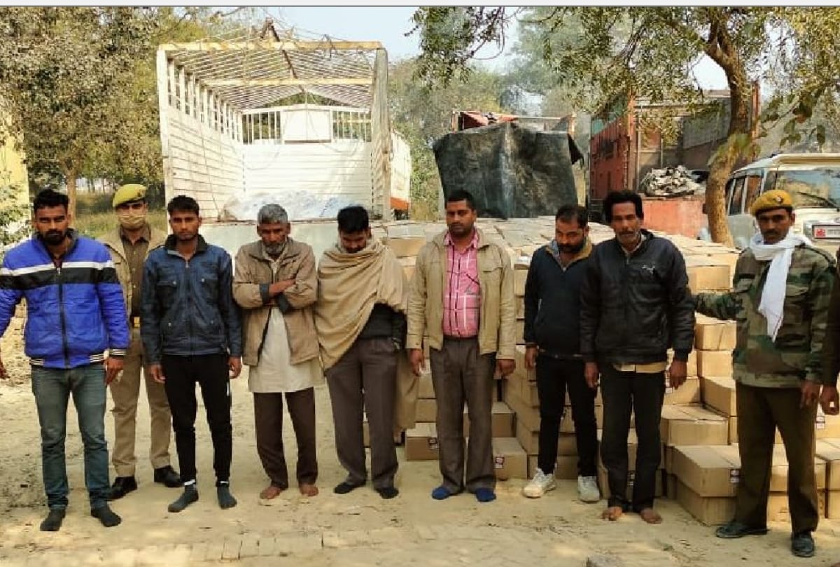 STF Prayagraj caught 30 lakh liquor in Sultanpur, seven smugglers arrested