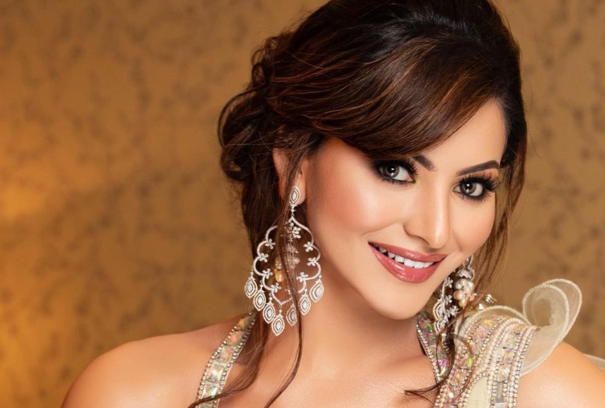 Urvashi Rautela Charges 4 Crore For 15 Minutes Of Performances On New Years Eve
