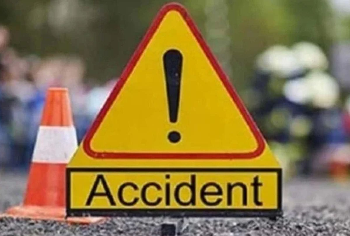 Two laborers died in a road accident in hardoi
